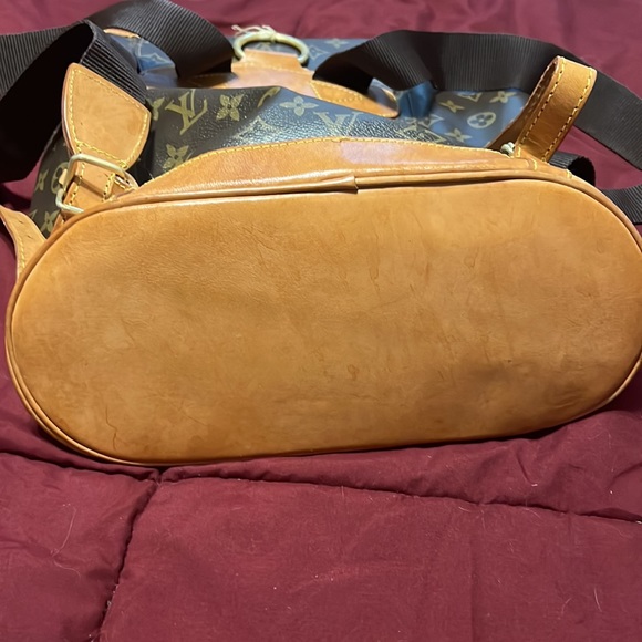 LV Montsouris gm backpack - Picture 3 of 5